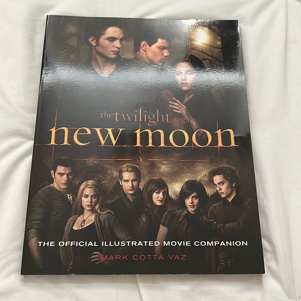 “The Twilight Saga - New Moon” The Official Illustrated Movie Companion